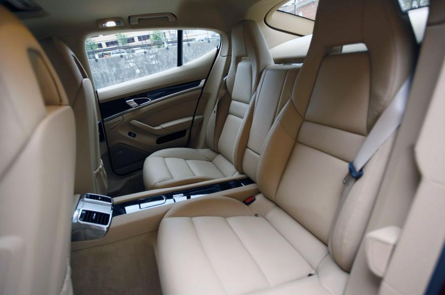  Porsche Panamera V6 2011 года  (фото 13 из 36)